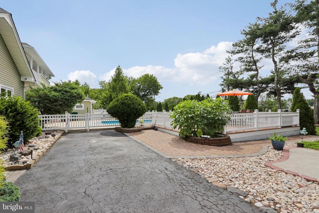15 DOUGLAS AVE, HAMILTON, NJ 08619 — photo 3