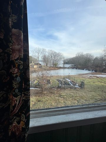 274 Bay Road, Newmarket, NH 03857