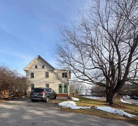 274 Bay Road, Newmarket, NH 03857