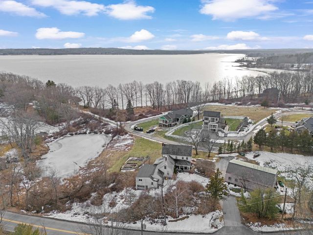 274 Bay Road, Newmarket, NH 03857