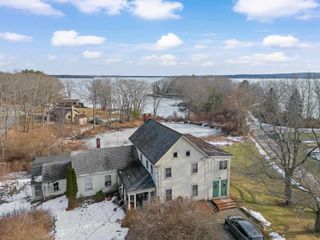 274 Bay Road, Newmarket, NH 03857