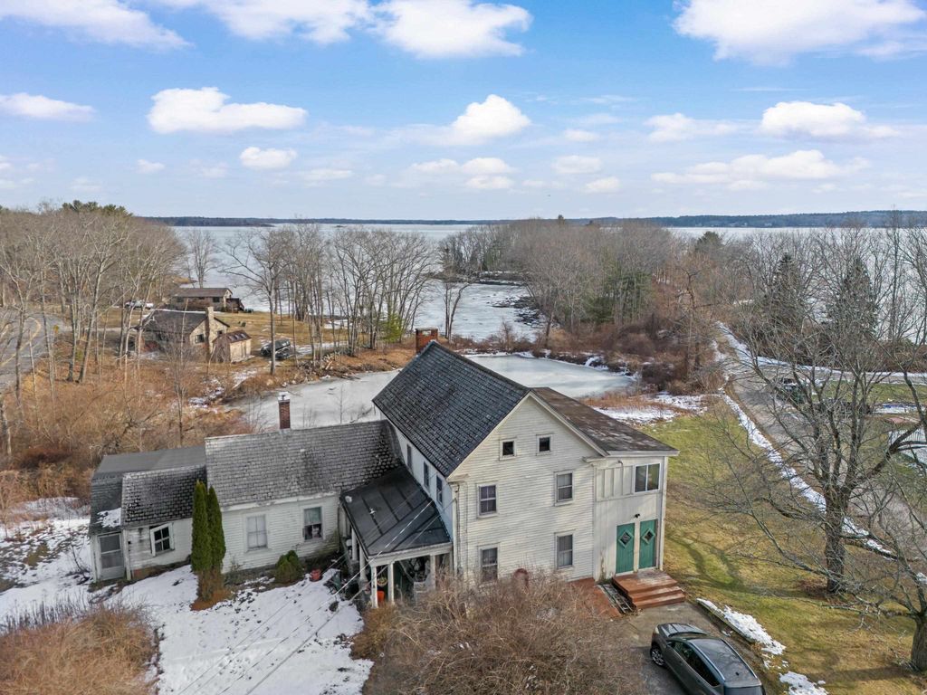 274 Bay Road, Newmarket, NH 03857