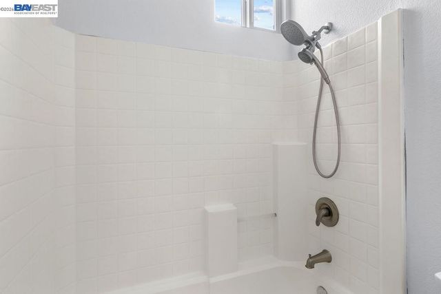 3400 Fallen Oak Dr, Modesto, CA 95355