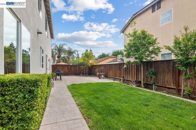 3400 Fallen Oak Dr, Modesto, CA 95355