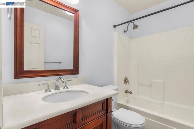 3400 Fallen Oak Dr, Modesto, CA 95355