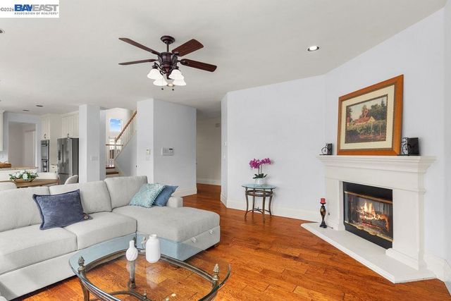 3400 Fallen Oak Dr, Modesto, CA 95355