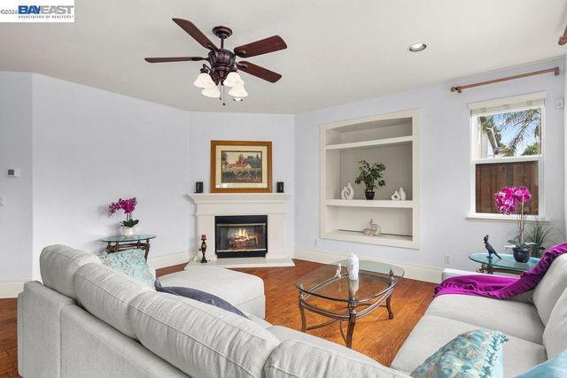 3400 Fallen Oak Dr, Modesto, CA 95355