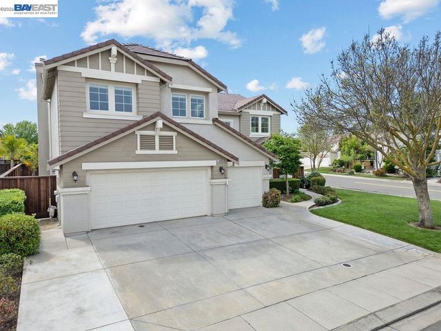 3400 Fallen Oak Dr, Modesto, CA 95355