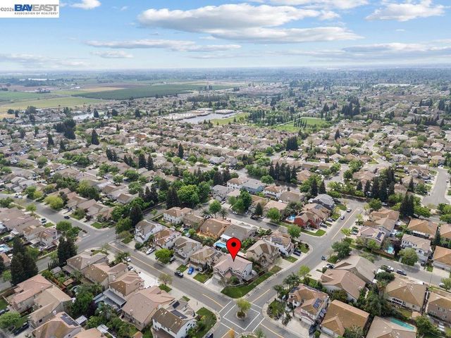 3400 Fallen Oak Dr, Modesto, CA 95355