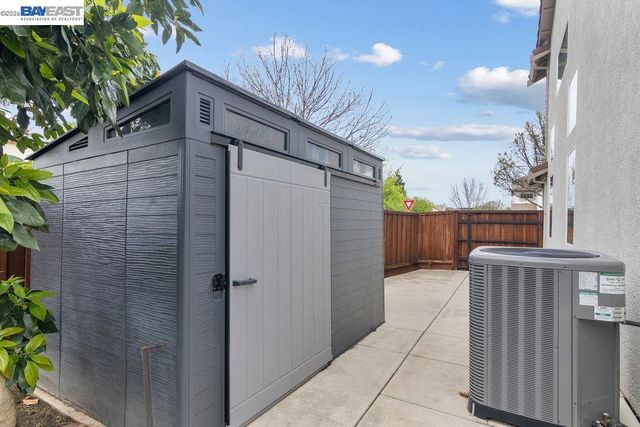 3400 Fallen Oak Dr, Modesto, CA 95355