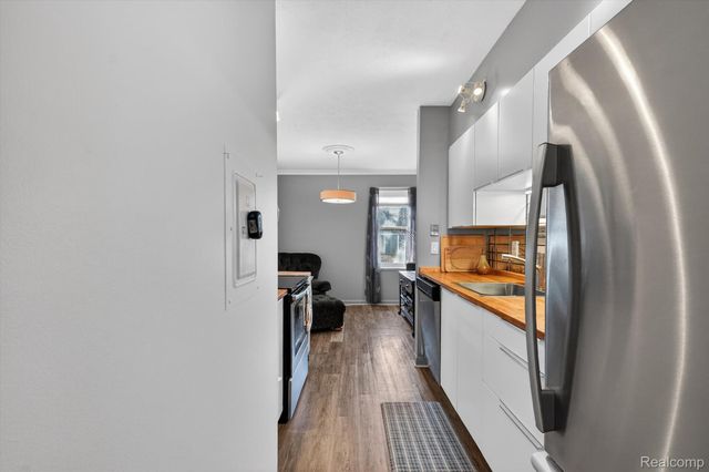 32989 Fargo Street 43, Livonia, MI 48152