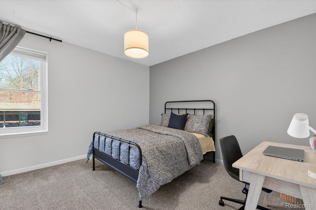 32989 Fargo Street 43, Livonia, MI 48152