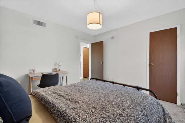 32989 Fargo Street 43, Livonia, MI 48152