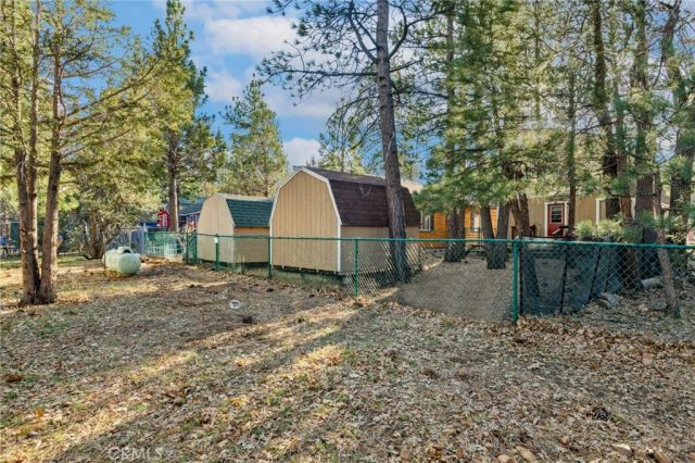 594 Los Angeles Avenue, Sugarloaf, CA 92386