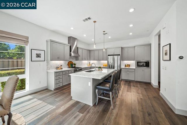 44 Analisa Ln, Walnut Creek, CA 94596