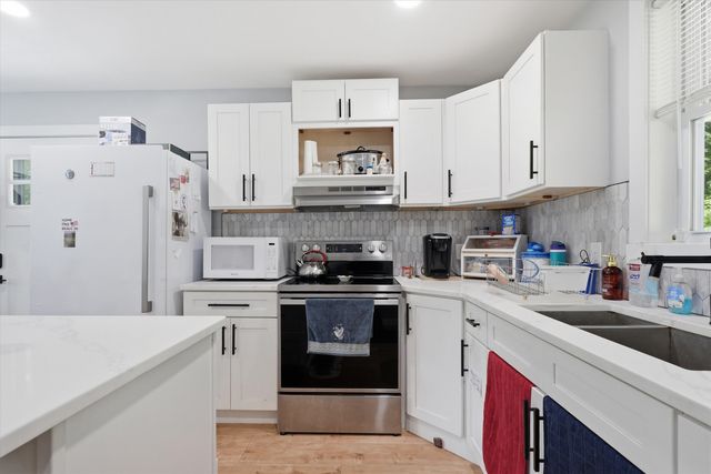 625 Douglas Street, Manchester, NH 03102