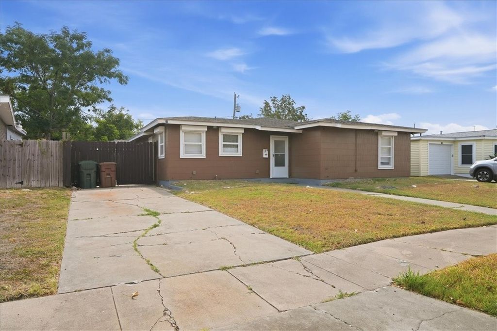 4022 Lowman St, Corpus Christi, TX 78411 — exterior