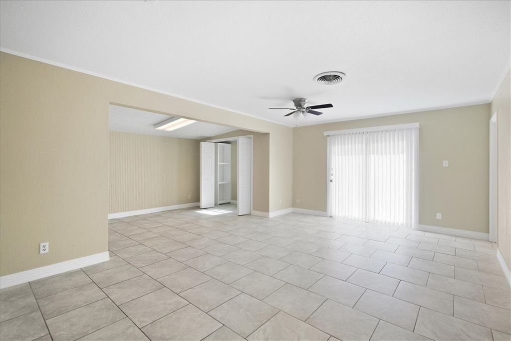 4022 Lowman St, Corpus Christi, TX 78411 — photo 3