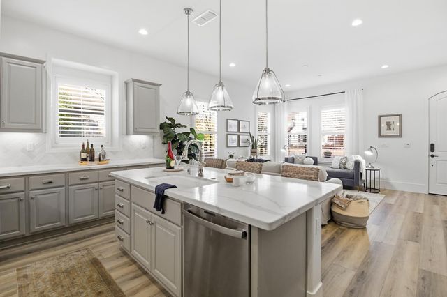 3304 Crocker Dr, Sacramento, CA 95818