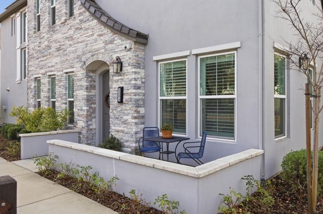 3304 Crocker Dr, Sacramento, CA 95818