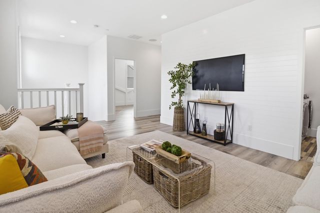 3304 Crocker Dr, Sacramento, CA 95818