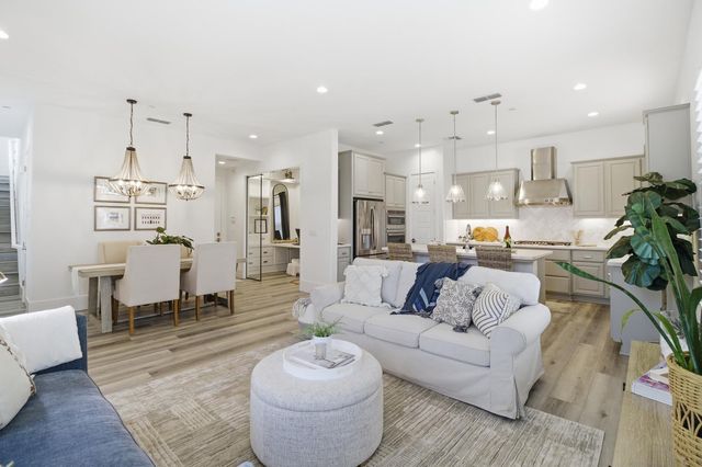 3304 Crocker Dr, Sacramento, CA 95818