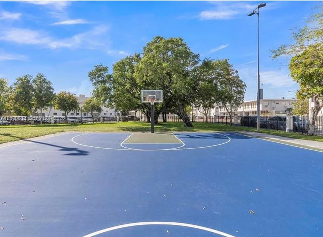 8080 Tatum Waterway Dr 3, Miami Beach, FL 33141