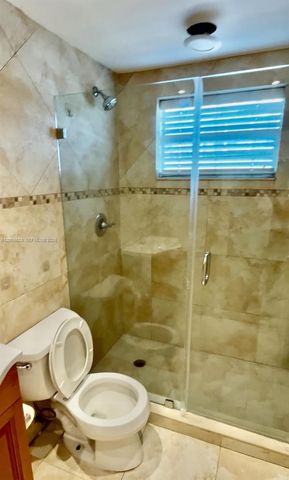 8080 Tatum Waterway Dr 3, Miami Beach, FL 33141