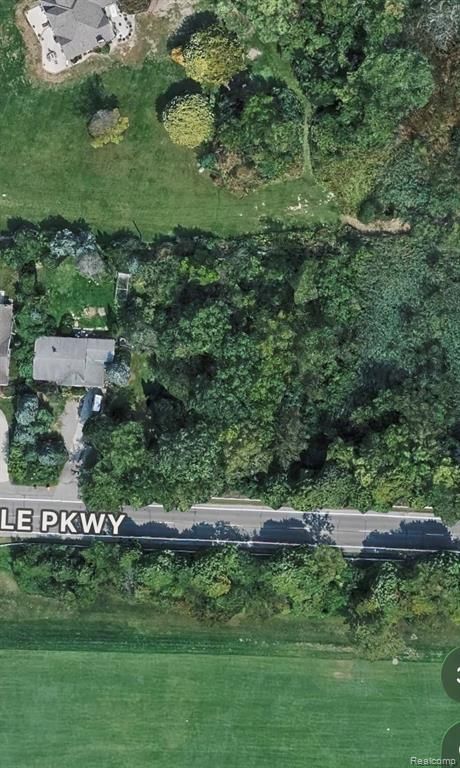 000 Parkway Road, Grosse Ile, MI 48138