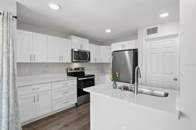 2264 GRENWICH AVENUE 2264, Orlando, FL 32817