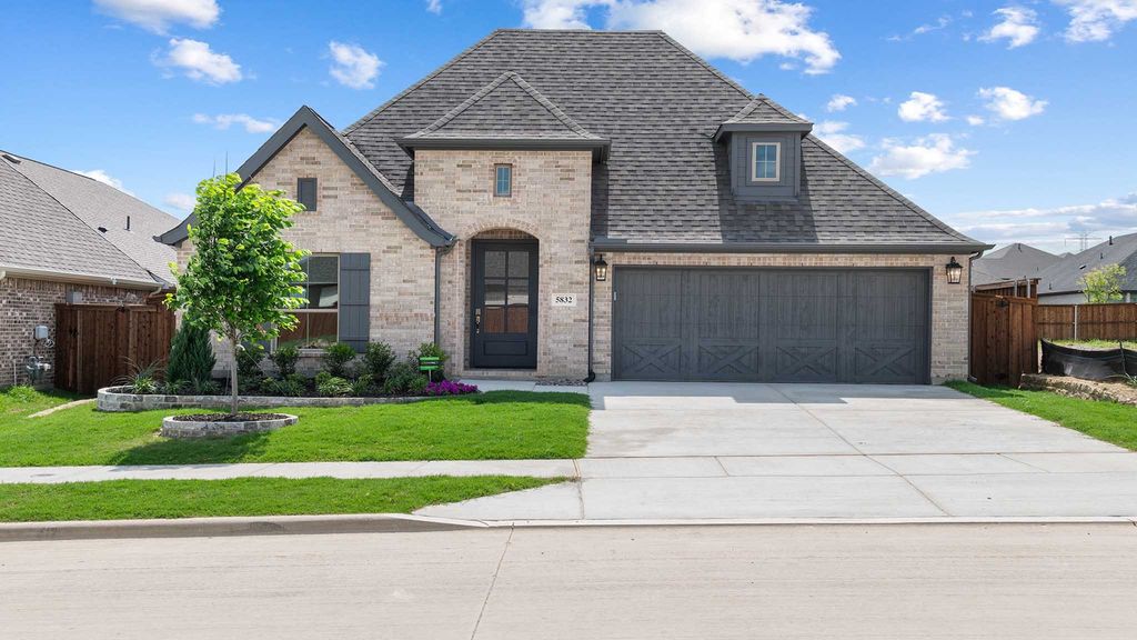 5832 Megs Creek Road, Fort Worth, TX 76126
