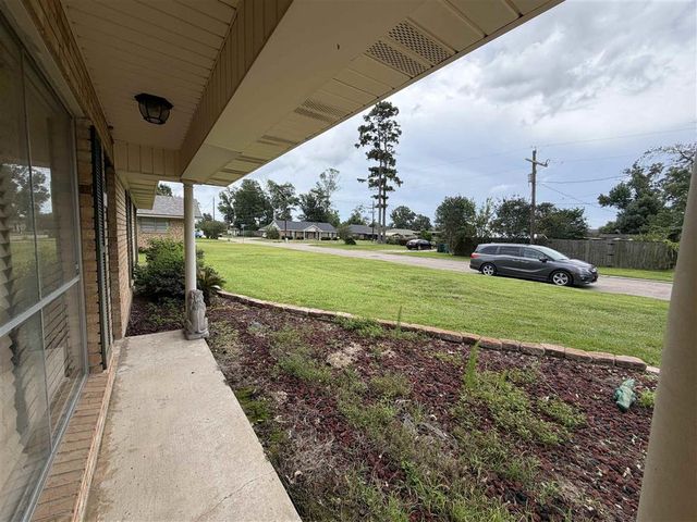 2429 Saint Francis Street, Sulphur, LA 70663
