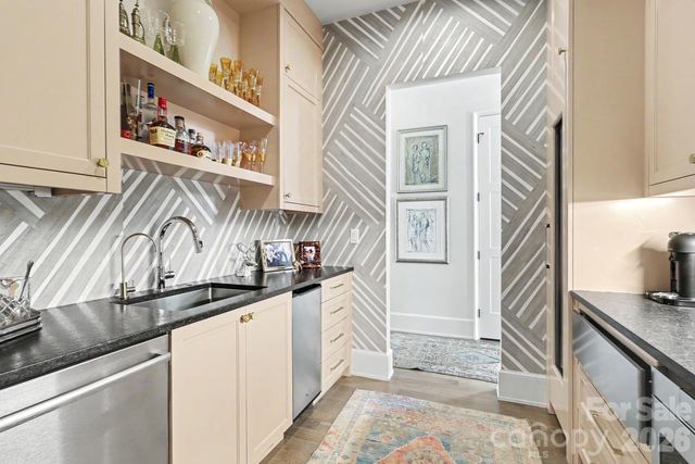 2310 Beverly Drive, Charlotte, NC 28207