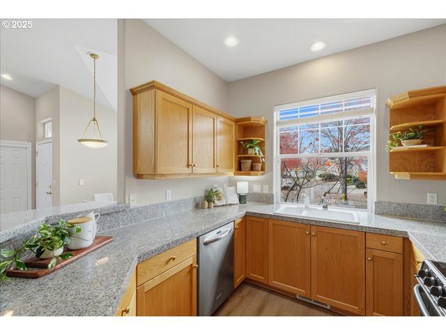 15001 Nw ELAINA Ln, Portland, OR 97229