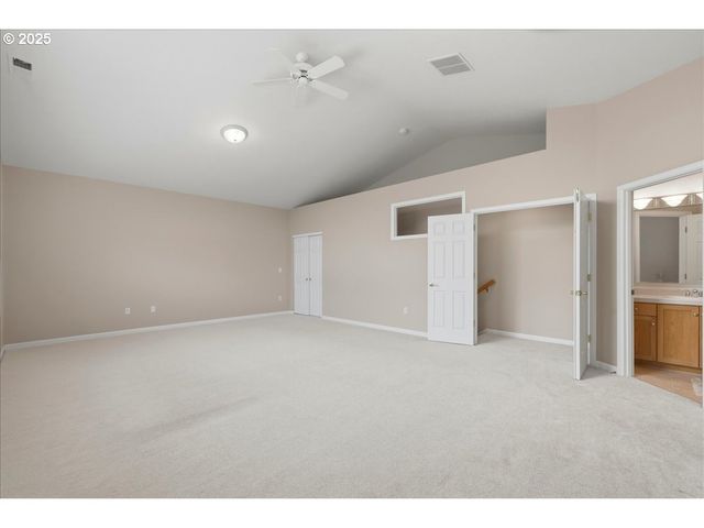 15001 Nw ELAINA Ln, Portland, OR 97229