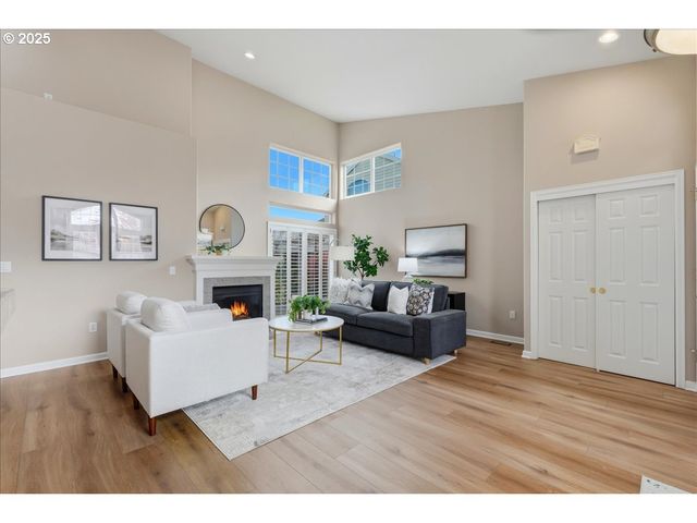 15001 Nw ELAINA Ln, Portland, OR 97229