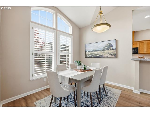 15001 Nw ELAINA Ln, Portland, OR 97229