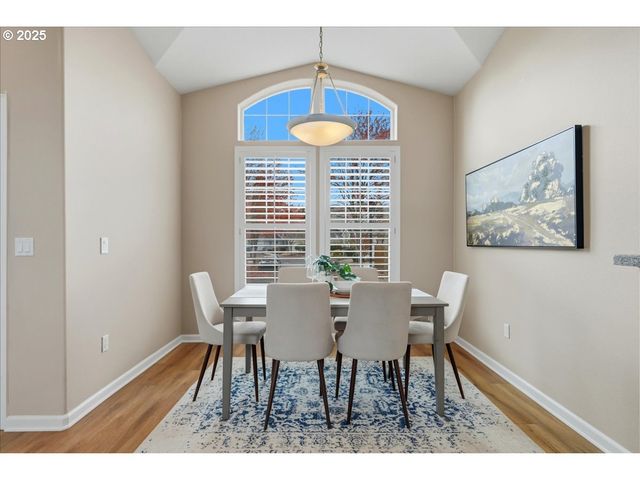 15001 Nw ELAINA Ln, Portland, OR 97229