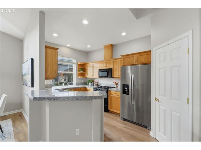 15001 Nw ELAINA Ln, Portland, OR 97229