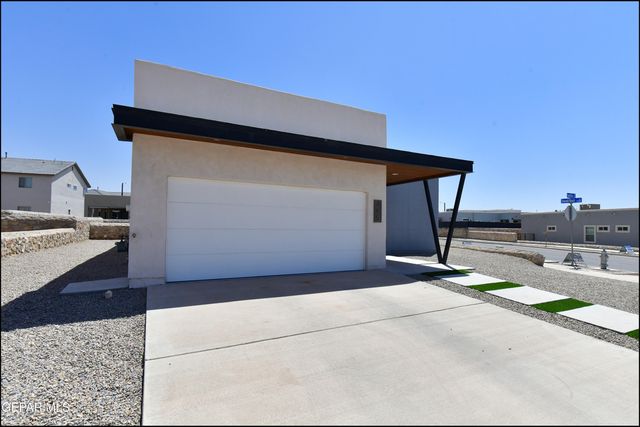 240 Emerald Sun Drive, Horizon City, TX 79928