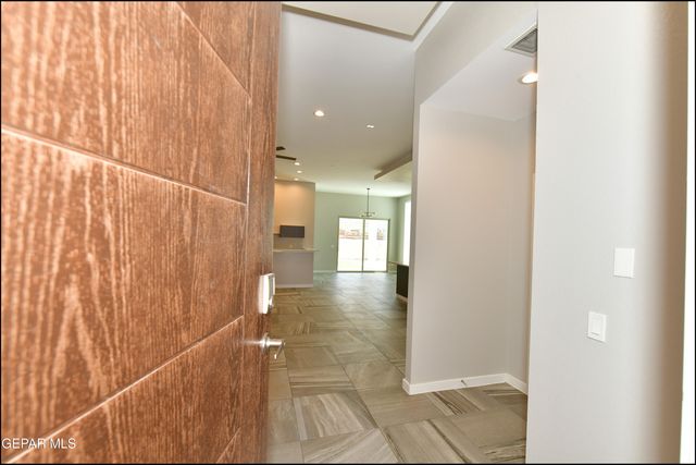 240 Emerald Sun Drive, Horizon City, TX 79928