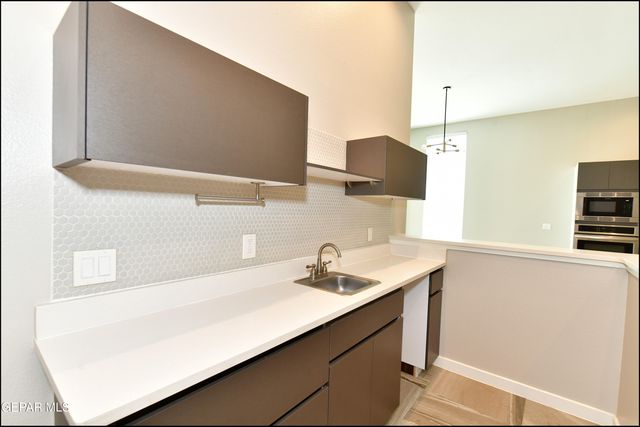 240 Emerald Sun Drive, Horizon City, TX 79928
