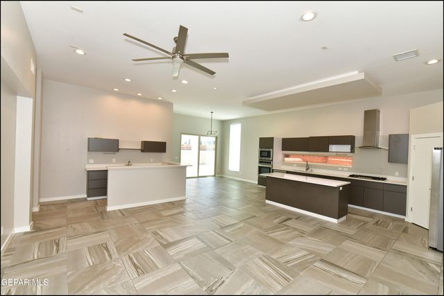 240 Emerald Sun Drive, Horizon City, TX 79928