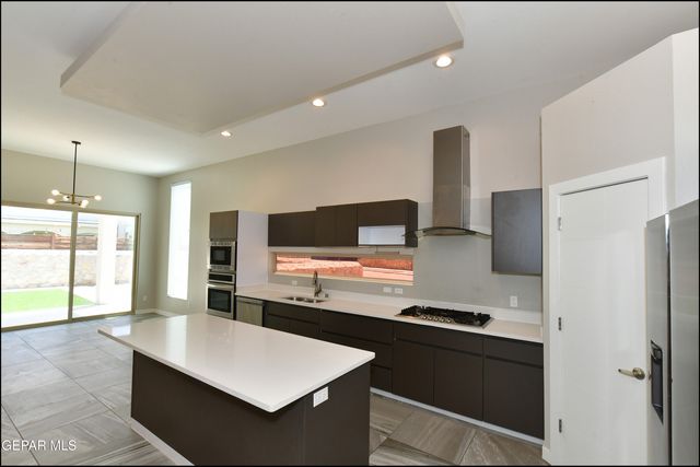 240 Emerald Sun Drive, Horizon City, TX 79928