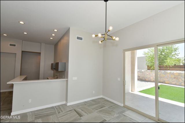 240 Emerald Sun Drive, Horizon City, TX 79928
