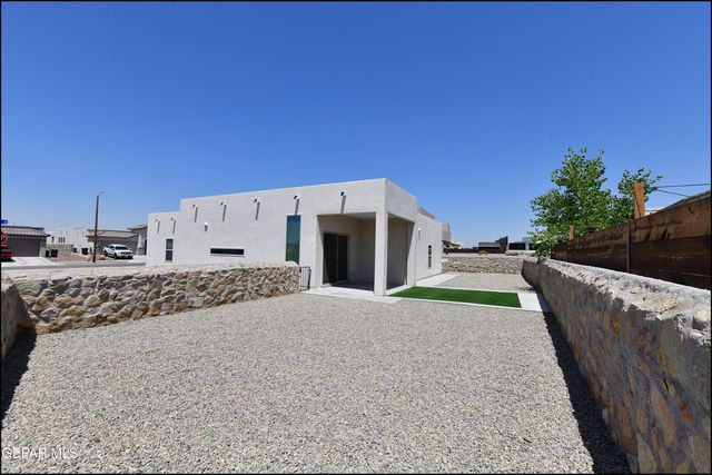 240 Emerald Sun Drive, Horizon City, TX 79928