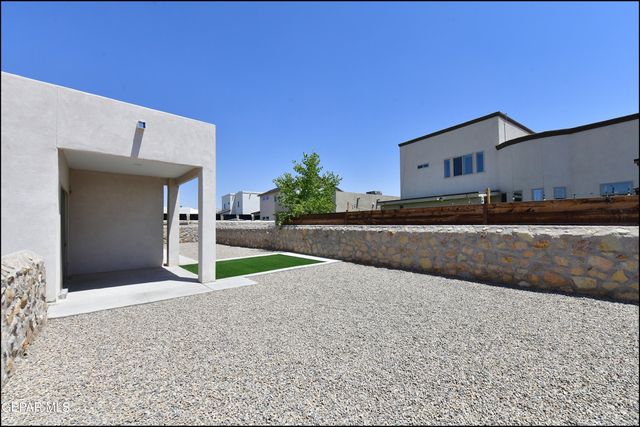 240 Emerald Sun Drive, Horizon City, TX 79928
