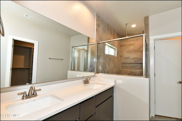 240 Emerald Sun Drive, Horizon City, TX 79928