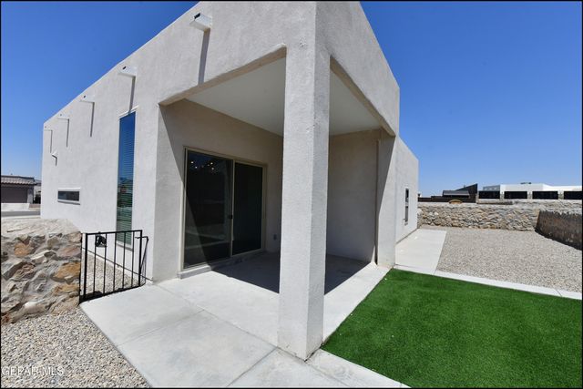 240 Emerald Sun Drive, Horizon City, TX 79928