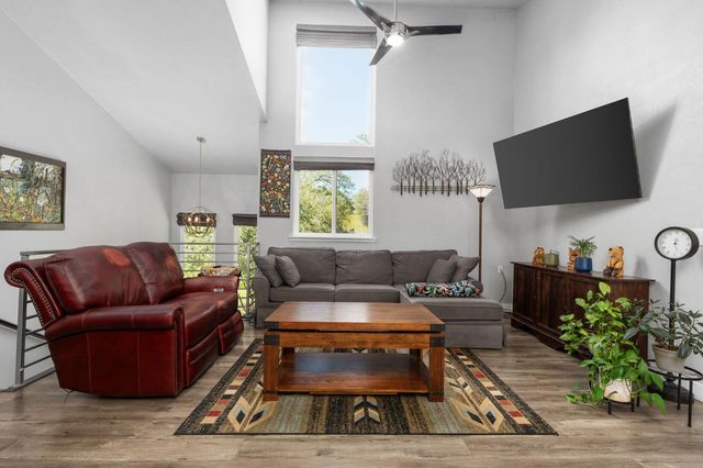 28905 Acorn Way, Coarsegold, CA 93614